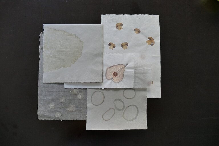 Aa_handgeschoepftes_Papier_mit_Veggie_Papyrus.jpg